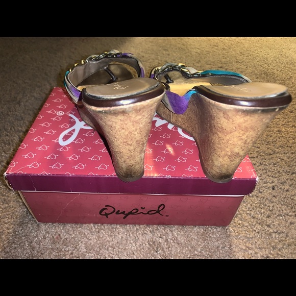 Multi-Color Wedges - Picture 3 of 6